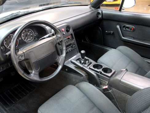 Used 1991 MAZDA MX-5 Miata image 6