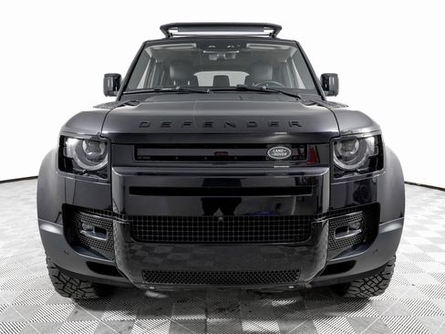 Used 2020 Land Rover Defender 110 HSE image 2