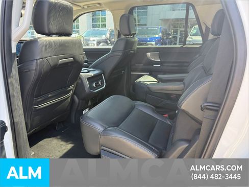 Used 2025 Ford Expedition Max Platinum AWD/4WD image 12