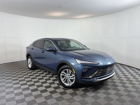 Certified 2025 Buick Envista Preferred FWD image 1