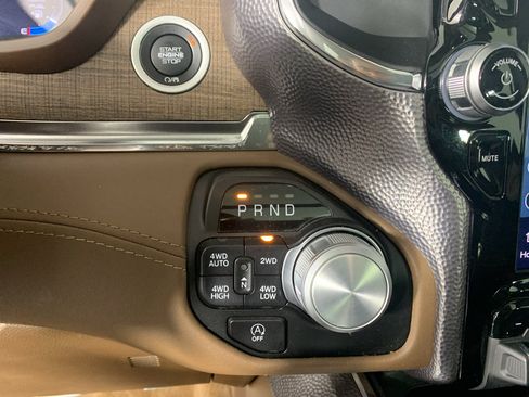 Used 2024 RAM 1500 Limited AWD/4WD image 23