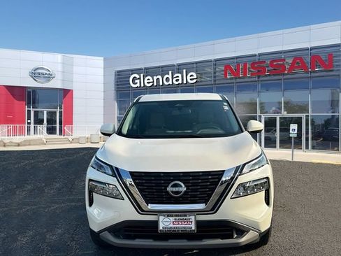 Certified 2023 Nissan Rogue SV FWD image 2