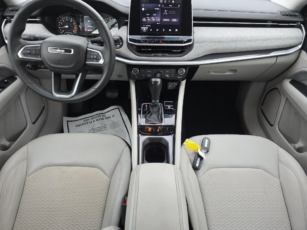 Used 2022 Jeep Compass Latitude FWD image 9