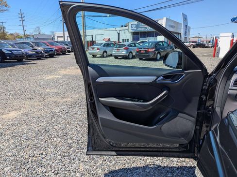 Used 2017 Audi Q3 2.0T Premium image 9