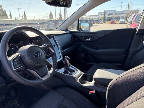 Used 2025 Subaru Outback Premium image 4