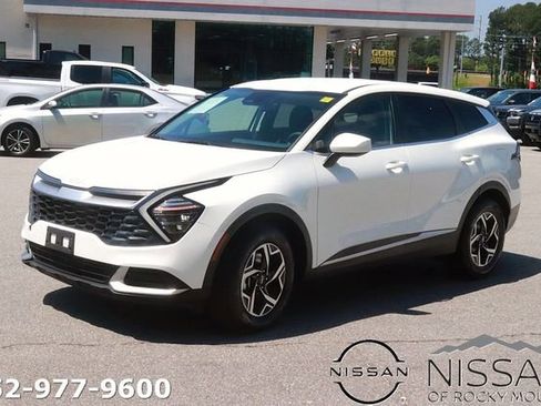 Used 2024 Kia Sportage LX FWD image 3