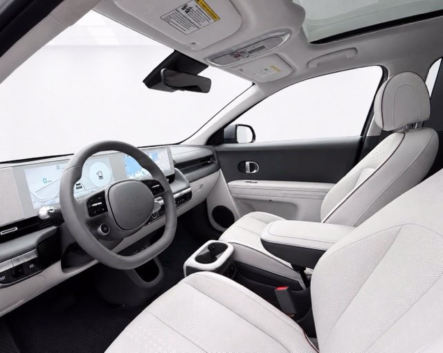 Used 2023 Hyundai Ioniq 5 Limited AWD/4WD image 15
