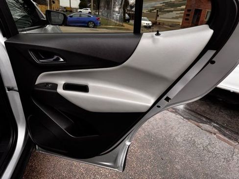 Used 2019 Chevrolet Equinox LS w/ LS Convenience Package image 28