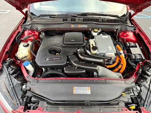 Used 2020 Ford Fusion SE FWD image 20