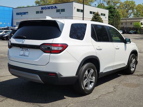 Used 2023 Honda Pilot EX-L image 6