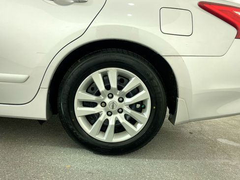 Used 2016 Nissan Altima 2.5 S w/ Power Driver Seat Package image 6