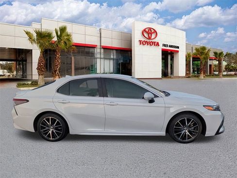 Certified 2023 Toyota Camry SE image 4