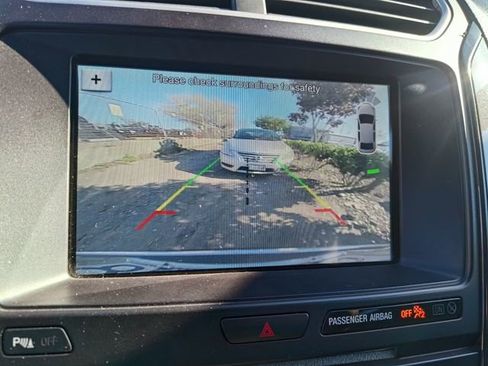 Used 2018 Ford Explorer XLT w/ Equipment Group 202A image 7