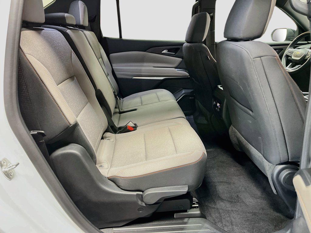 Used 2024 Chevrolet Traverse LT w/ Enhanced Driving Package AWD/4WD image 30