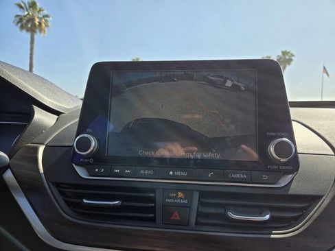 Used 2023 Nissan Altima 2.5 SV image 10