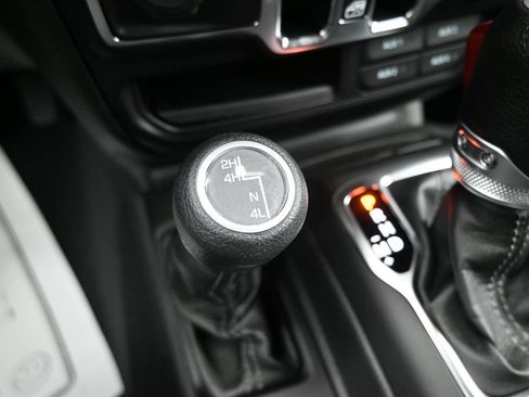 Used 2024 Jeep Gladiator Sport AWD/4WD image 22