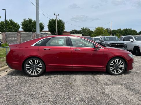 Used 2018 Lincoln MKZ Reserve w/ Climate Package FWD image 2