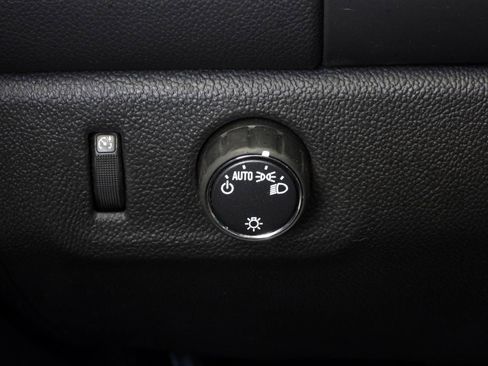 Used 2021 Chevrolet Colorado LT RWD image 88