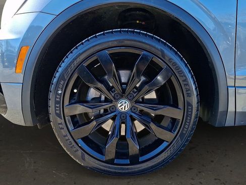 Used 2021 Volkswagen Tiguan SE R-Line image 9