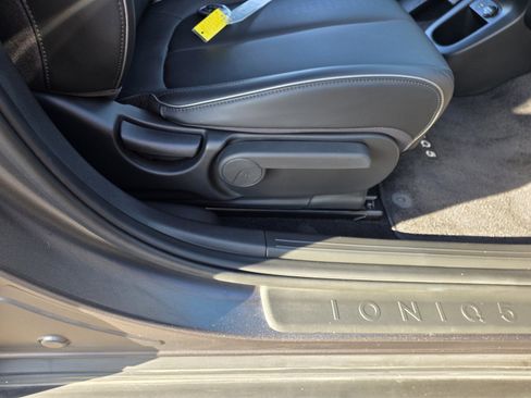 Used 2023 Hyundai Ioniq 5 SEL image 12