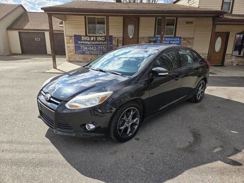 Used 2014 Ford Focus SE w/ Equipment Group 201A FWD image 2