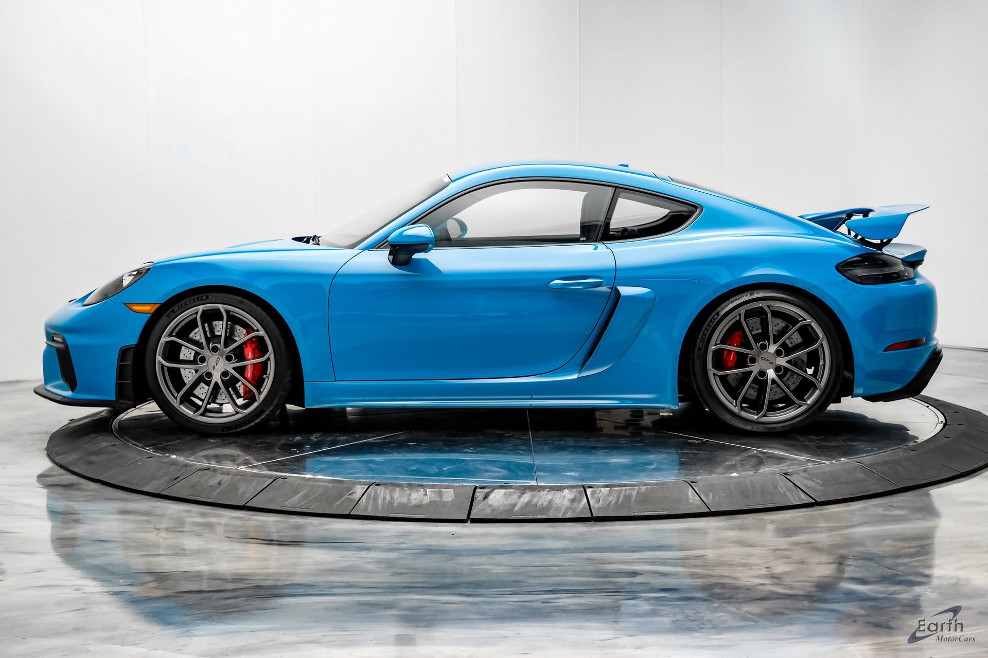 Used 2020 Porsche 718 Cayman GT4 RWD image 6