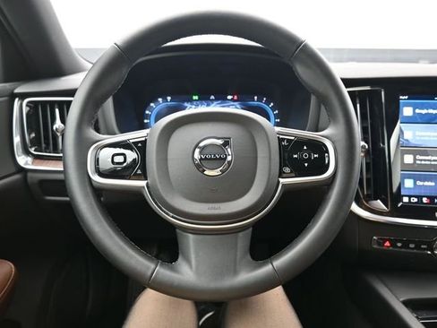 Used 2025 Volvo V60 B5 Cross Country Plus image 23