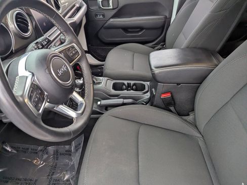 Used 2023 Jeep Wrangler Sahara image 27