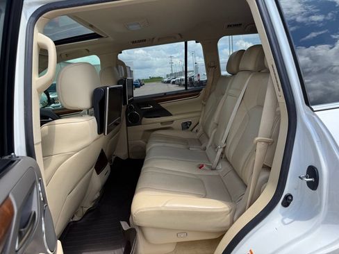 Used 2017 Lexus LX 570 4WD w/ Luxury Package image 9