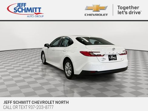 Used 2025 Toyota Camry LE image 8