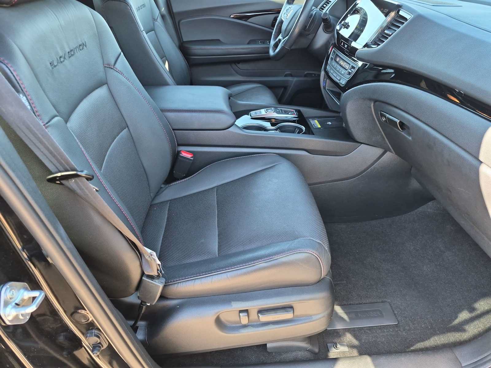 Certified 2024 Honda Passport Black Edition image 22