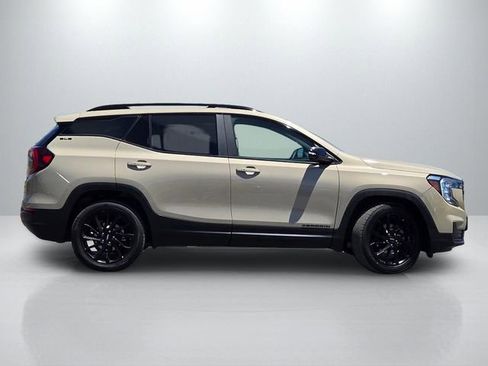 Used 2023 GMC Terrain SLE w/ Driver Convenience Package FWD image 3
