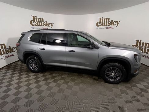 Used 2025 GMC Acadia Elevation w/ Elevation Premium Package image 2