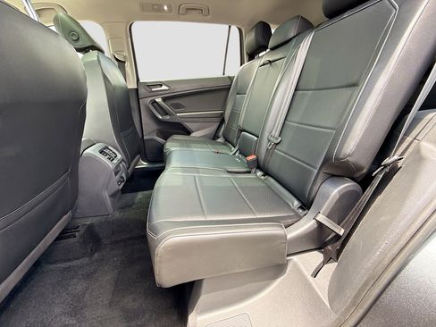 Used 2021 Volkswagen Tiguan SEL FWD image 20