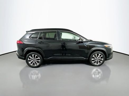 Certified 2025 Toyota Corolla Cross XLE FWD image 4