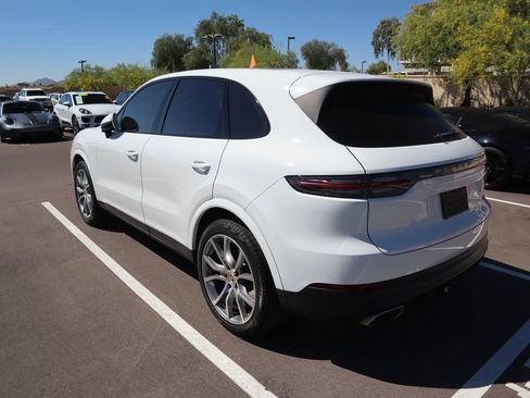 Used 2020 Porsche Cayenne image 3