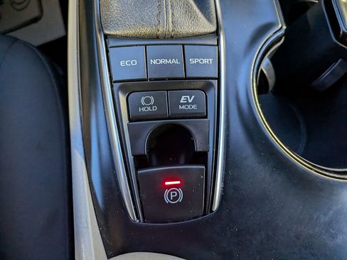 Certified 2020 Toyota Camry LE w/ Fleet Convenience Package image 17