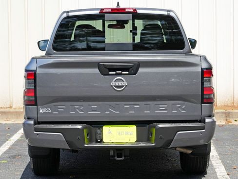 Used 2025 Nissan Frontier SV w/ SV Convenience Package RWD image 44