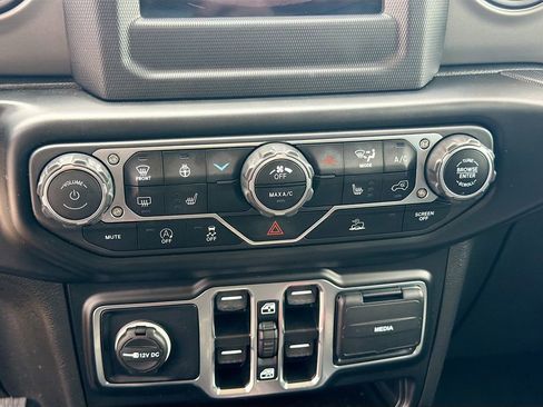 Used 2022 Jeep Wrangler Unlimited Sport AWD/4WD image 29