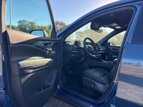 New 2026 Chevrolet Traverse LT w/ Driver Confidence Package image 5