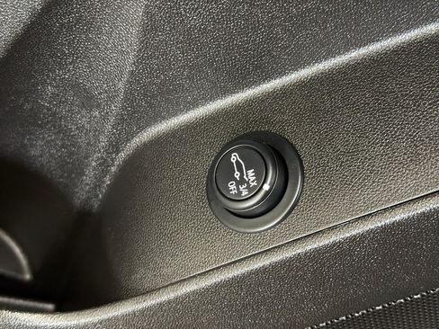 Used 2022 Chevrolet Equinox LT image 23