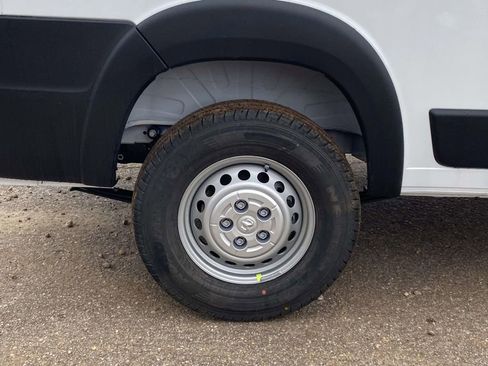 New 2026 RAM ProMaster 2500 w/ Convenience Group image 9