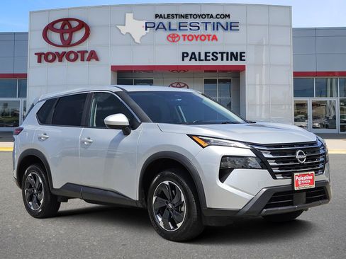 Used 2025 Nissan Rogue SV AWD/4WD image 1