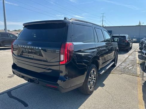 Used 2025 Ford Expedition Active AWD/4WD image 4
