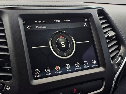 Used 2019 Jeep Cherokee Trailhawk w/ Comfort/Convenience Group image 7