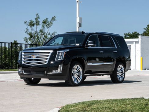 Used 2018 Cadillac Escalade Platinum AWD/4WD image 5
