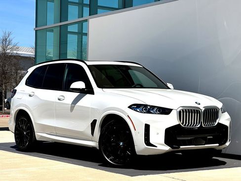 New 2026 BMW X5 xDrive40i w/ M Sport Package image 1