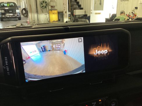 New 2026 Jeep Wrangler Unlimited Rubicon AWD/4WD image 25