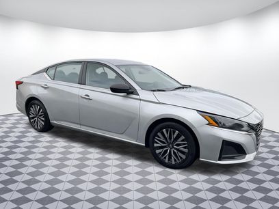 Used 2024 Nissan Altima 2.5 SV