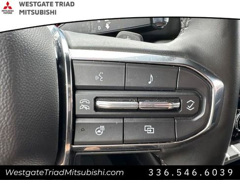 Used 2025 GMC Yukon Denali AWD/4WD image 13